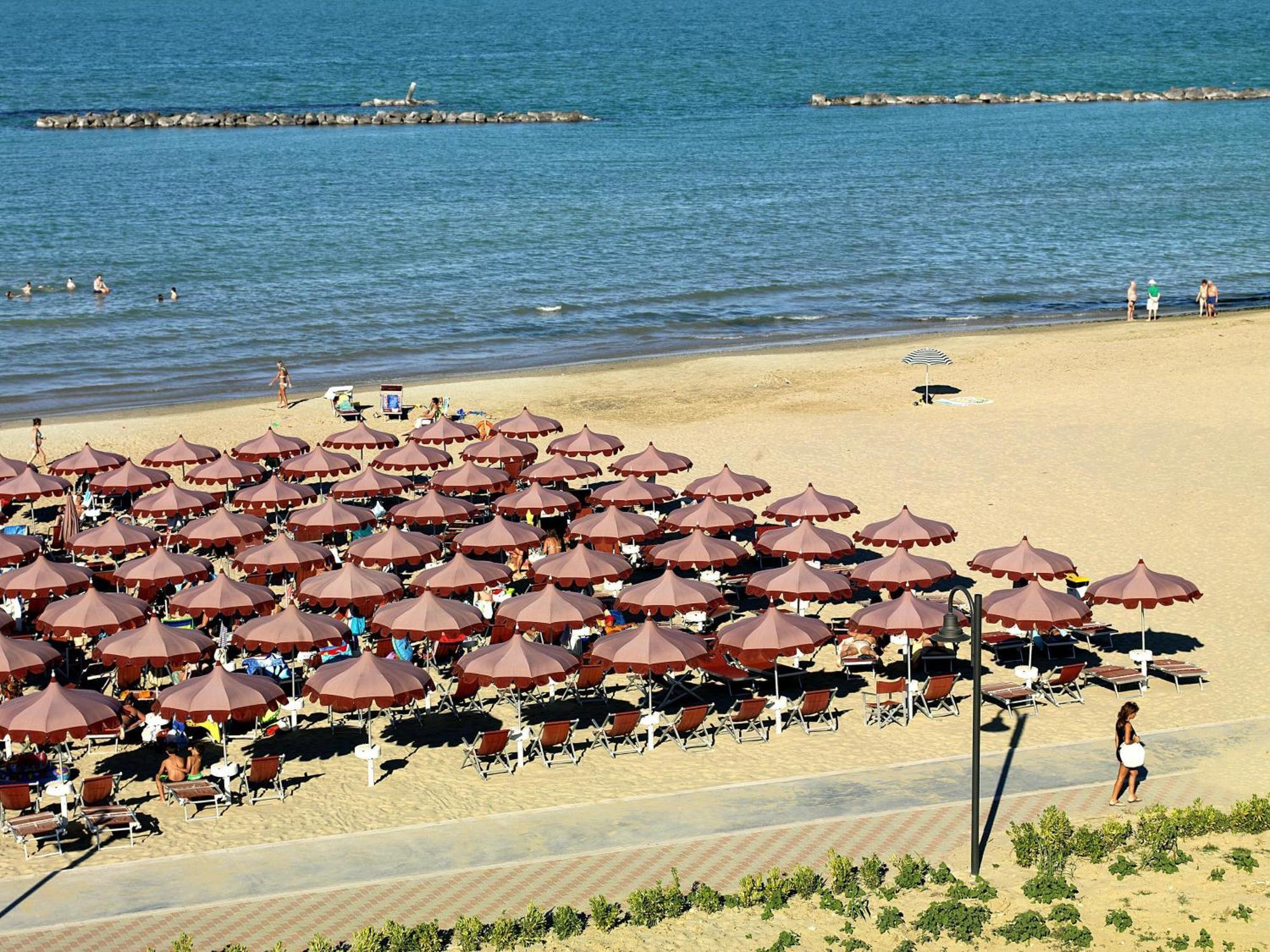 Апарт отель Casa Del Mar Розето-дельи-Абруцци Экстерьер фото