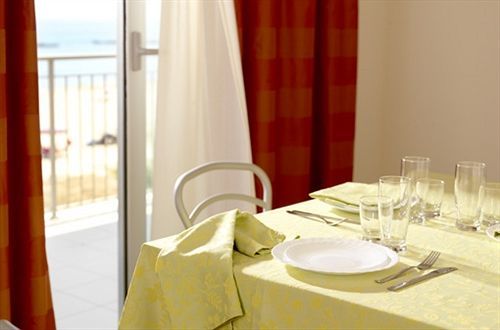 Апарт отель Casa Del Mar Розето-дельи-Абруцци Экстерьер фото